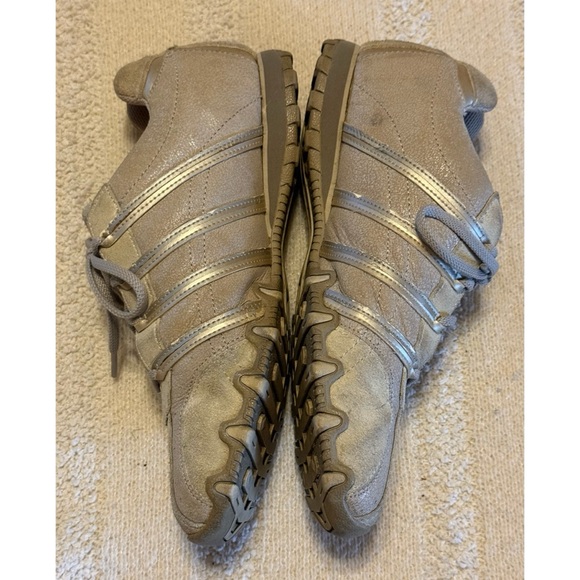 Women's Skeckers Beige Casual Shoes - Picture 9 of 14